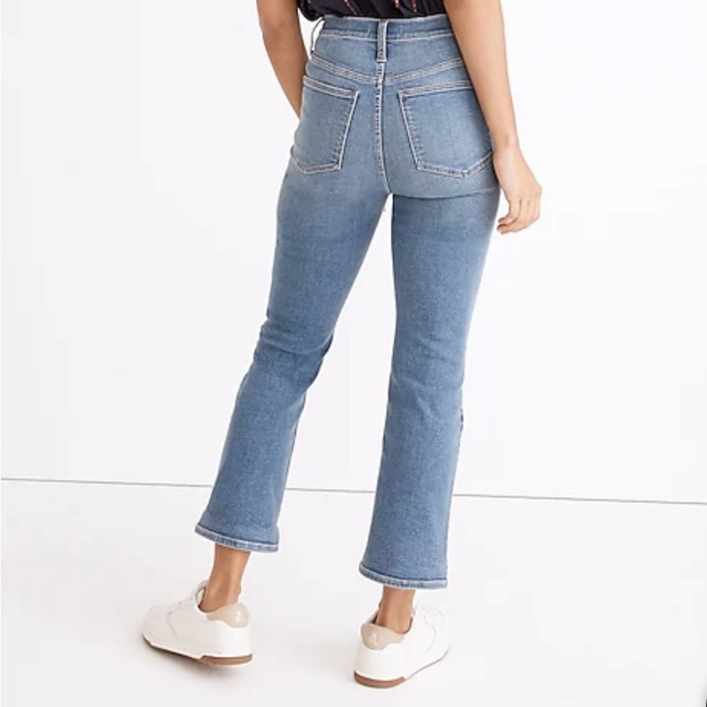 Cali Demi-Boot Jeans in
Dorrance Wash: TENCEL™ Denim
Edition sz 27